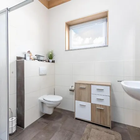 Ferienhaus Lakeside Hideaway, Cleaning Included *