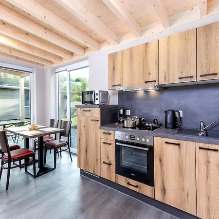 Lakeside Hideaway, Cleaning Included Сasa de vacaciones Hallschlag